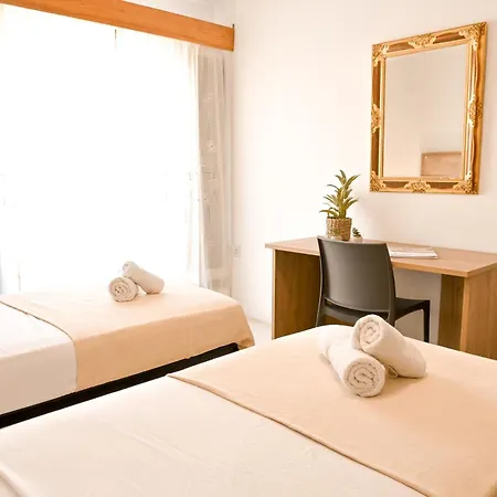 Mediterranea Sunny Maltese Townhouse - Happy * סיינט פול ביי
