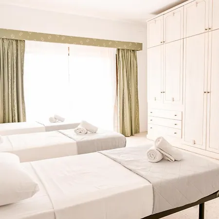 Mediterranea Sunny Maltese Townhouse - Happy