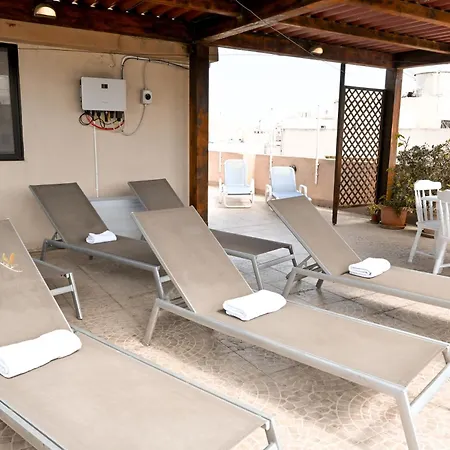 Mediterranea Sunny Maltese Townhouse - Happy דירה *