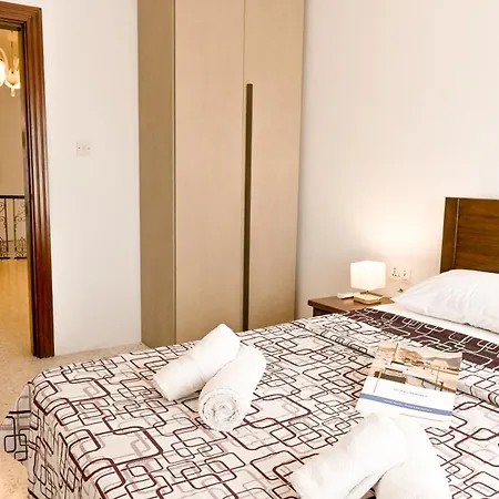 Mediterranea Sunny Maltese Townhouse - Happy סיינט פול ביי