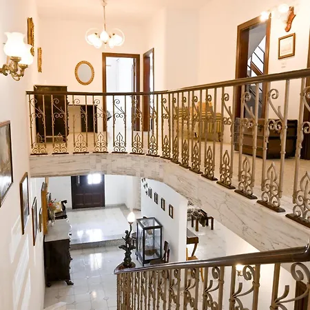 Mediterranea Sunny Maltese Townhouse - Happy *