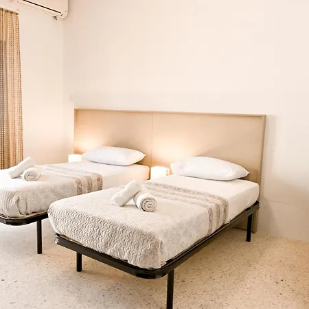 Mediterranea Sunny Maltese Townhouse - Happy Apartment