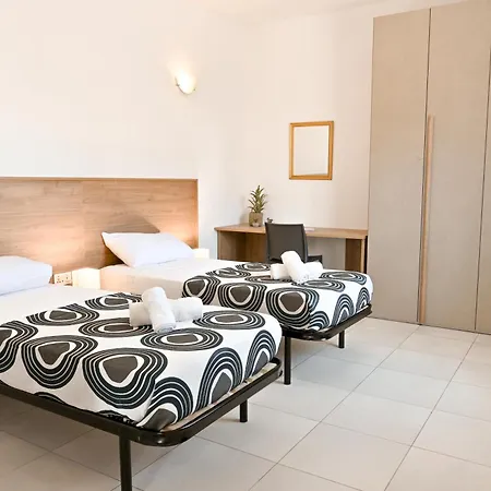 Mediterranea Sunny Maltese Townhouse - Happy