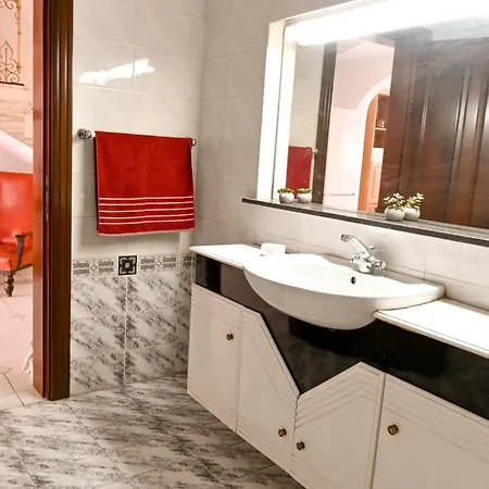 Mediterranea Sunny Maltese Townhouse - Happy *